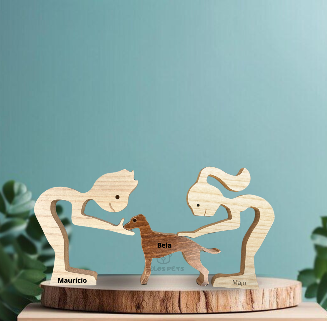 Escultura em Madeira Pelos Pets (Casal + Pet)
