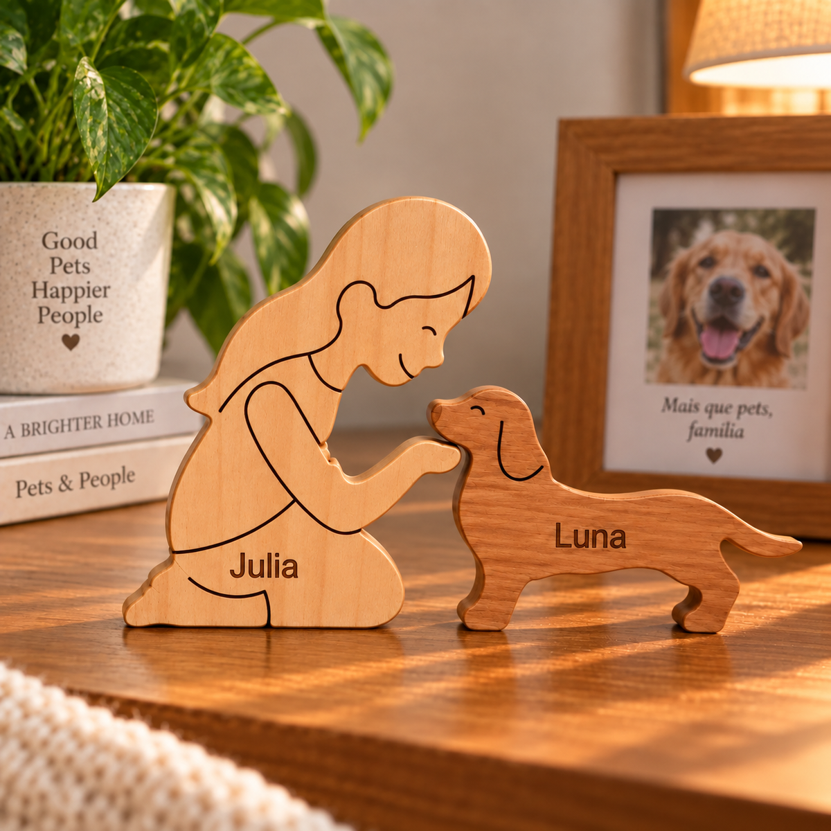 Escultura em Madeira Mulher Ajoelhada e Salsicha (Dachshund)